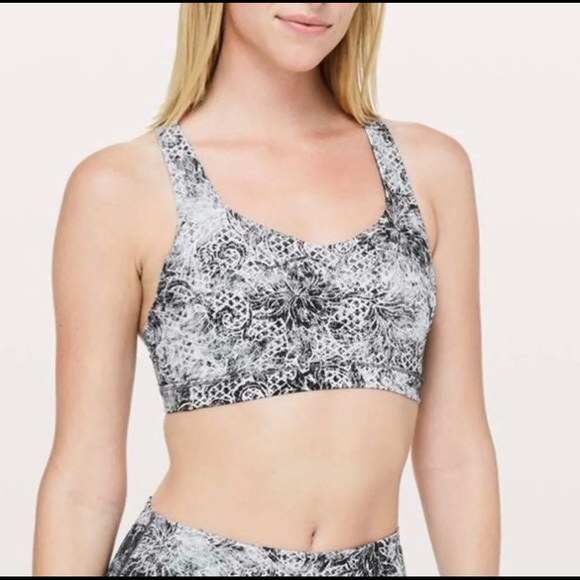 Lululemon Free to be Serene size Medium - Picture 1 of 6